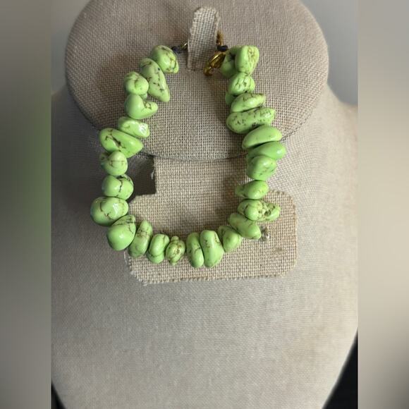 Green Beaded Bracelet - Picture 4 of 5